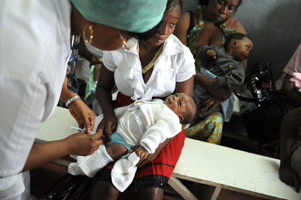  Vaccination pédiatrique, hôpital régional d’Edéa, Cameroun